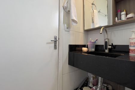 Banheiro de apartamento para alugar com 2 quartos, 45m² em Jardim Albertina, Guarulhos