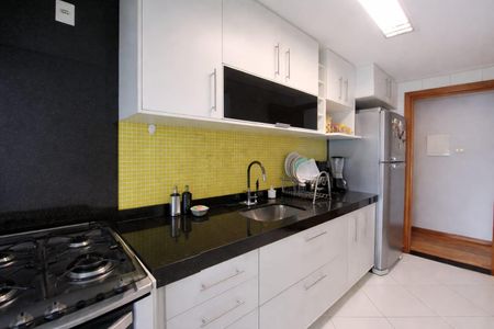 Cozinha de apartamento à venda com 3 quartos, 75m² em Centro, Osasco