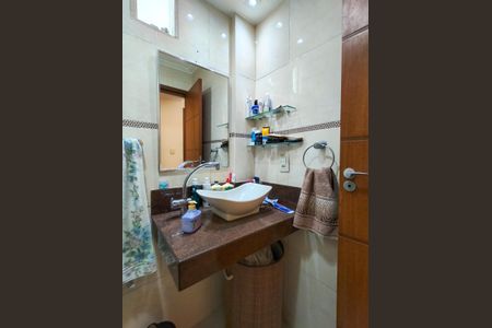 Casa à venda com 180m², 3 quartos e 1 vagaBanheiro Corredor