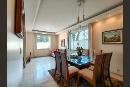 Sala de casa à venda com 3 quartos, 180m² em Praça da Bandeira, Rio de Janeiro