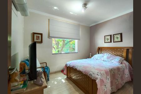 Casa à venda com 180m², 3 quartos e 1 vagaSuíte