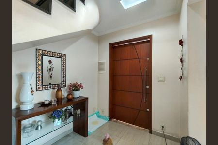 Casa à venda com 180m², 3 quartos e 1 vagaEntrada