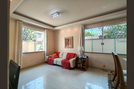 Sala de casa à venda com 3 quartos, 180m² em Praça da Bandeira, Rio de Janeiro