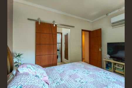 Casa à venda com 180m², 3 quartos e 1 vagaSuíte