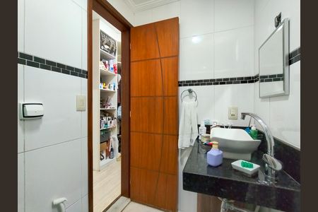Casa à venda com 180m², 3 quartos e 1 vagaBanheiro da Suíte