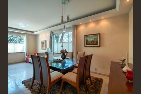 Casa à venda com 180m², 3 quartos e 1 vagaSala