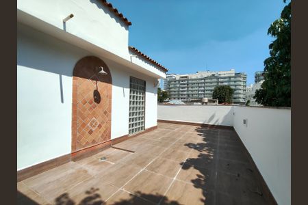 Casa à venda com 180m², 3 quartos e 1 vagaTerraço