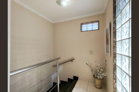 Casa à venda com 180m², 3 quartos e 1 vagaHall social