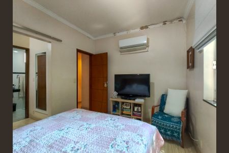 Casa à venda com 180m², 3 quartos e 1 vagaSuíte