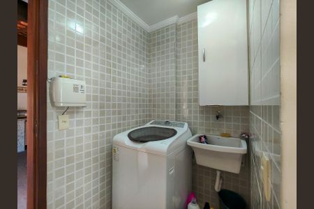 Casa à venda com 180m², 3 quartos e 1 vagaÁrea de Serviço