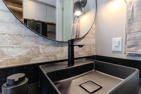 Banheiro de kitnet/studio para alugar com 1 quarto, 26m² em Higienópolis, São Paulo