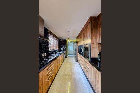 Apartamento à venda com 180m², 3 quartos e 3 vagasCozinha