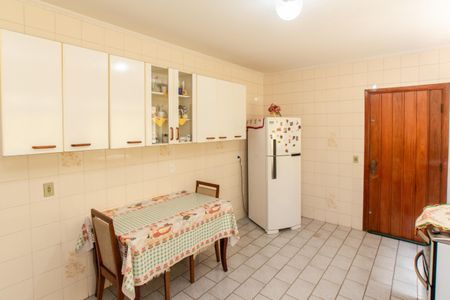 Casa à venda com 130m², 3 quartos e 2 vagasCozinha