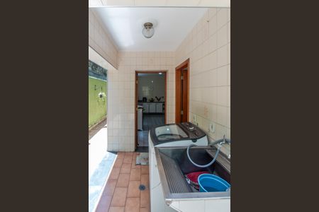 Casa à venda com 130m², 3 quartos e 2 vagasÁrea de Serviço