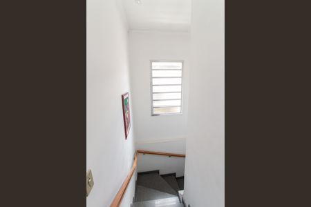 Casa à venda com 130m², 3 quartos e 2 vagasEscada