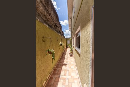 Casa à venda com 130m², 3 quartos e 2 vagasCorredor