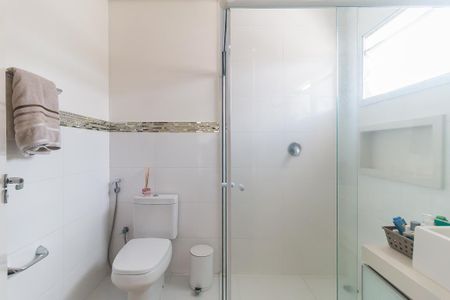 Casa de condomínio para alugar com 150m², 3 quartos e 2 vagasBanheiro da Suíte