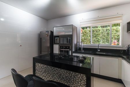 Casa de condomínio para alugar com 150m², 3 quartos e 2 vagasCozinha