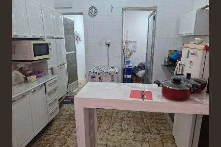 Casa para alugar com 100m², 1 quarto e 2 vagasCozinha
