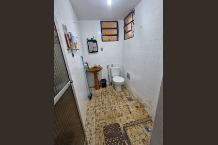 Casa para alugar com 100m², 1 quarto e 2 vagasBanheiro
