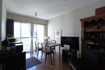 Sala de apartamento à venda com 2 quartos, 60m² em Vila Nova Conceição, São Paulo