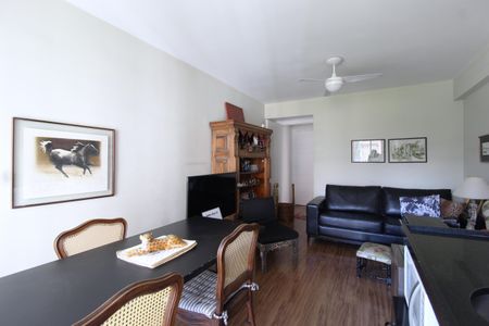 Sala de apartamento à venda com 2 quartos, 60m² em Vila Nova Conceição, São Paulo