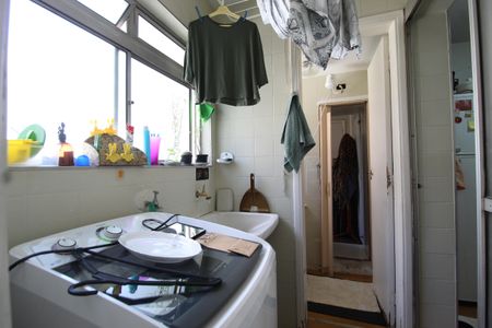 Apartamento à venda com 60m², 2 quartos e 1 vagaCozinha e Área de Serviço