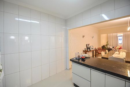 Casa à venda com 160m², 2 quartos e 2 vagas Casa à venda com 160m², 2 quartos e 2 vagasCozinha