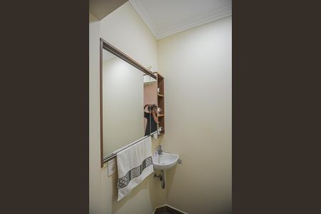 Casa à venda com 160m², 2 quartos e 2 vagas Casa à venda com 160m², 2 quartos e 2 vagasLavabo