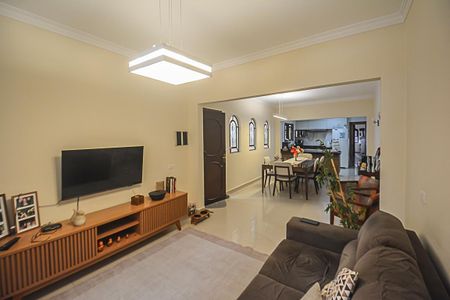 Casa à venda com 160m², 2 quartos e 2 vagas Casa à venda com 160m², 2 quartos e 2 vagasSala