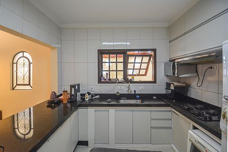 Casa à venda com 160m², 2 quartos e 2 vagas Casa à venda com 160m², 2 quartos e 2 vagasCozinha