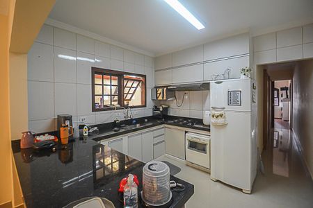 Casa à venda com 160m², 2 quartos e 2 vagas Casa à venda com 160m², 2 quartos e 2 vagasCozinha