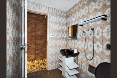 Apartamento para alugar com 100m², 2 quartos e sem vagaBanheiro Corredor