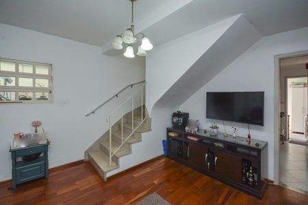 Casa para alugar com 94m², 2 quartos e 2 vagas Casa para alugar com 94m², 2 quartos e 2 vagasSala