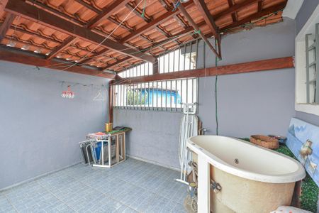 Casa para alugar com 94m², 2 quartos e 2 vagas Casa para alugar com 94m², 2 quartos e 2 vagasSacada