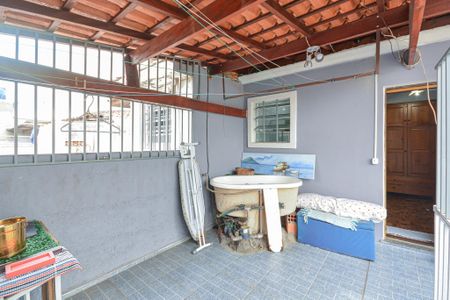 Casa para alugar com 94m², 2 quartos e 2 vagas Casa para alugar com 94m², 2 quartos e 2 vagasSacada