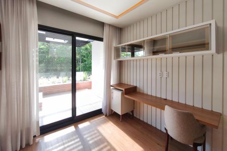 Casa de condomínio à venda com 400m², 4 quartos e 2 vagasEscritório