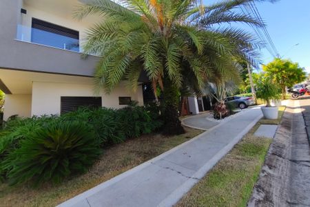 Casa de condomínio à venda com 400m², 4 quartos e 2 vagasFachada
