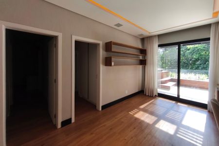 Casa de condomínio à venda com 400m², 4 quartos e 2 vagasEscritório