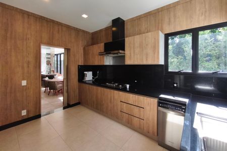 Casa de condomínio à venda com 400m², 4 quartos e 2 vagasCozinha