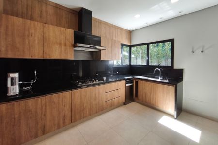 Casa de condomínio à venda com 400m², 4 quartos e 2 vagasCozinha
