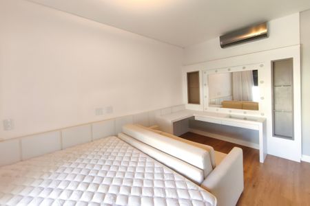 Casa de condomínio à venda com 400m², 4 quartos e 2 vagasQuarto Suíte 2