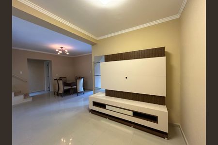 Sala de casa à venda com 3 quartos, 200m² em Vila Miriam, São Paulo