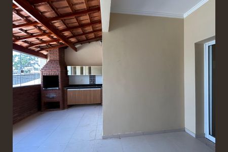 Casa à venda com 200m², 3 quartos e 2 vagasÁrea comum - Churrasqueira