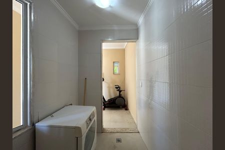 Casa à venda com 200m², 3 quartos e 2 vagasÁrea de Serviço