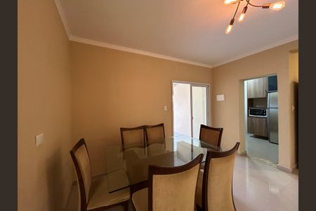 Casa à venda com 200m², 3 quartos e 2 vagasSala
