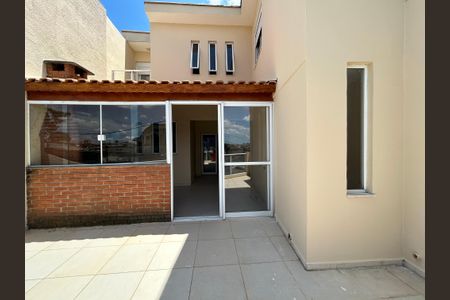 Casa à venda com 200m², 3 quartos e 2 vagasQuintal