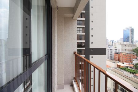 Varanda de kitnet/studio para alugar com 1 quarto, 25m² em Vila Olímpia, São Paulo