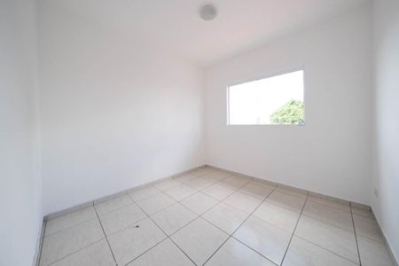 Quarto 2 de casa para alugar com 2 quartos, 60m² em Vila Nhocuné, São Paulo