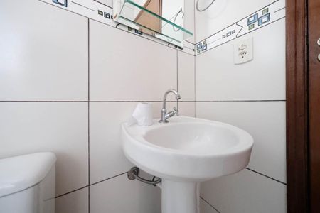 Casa para alugar com 60m², 2 quartos e sem vagaBanheiro